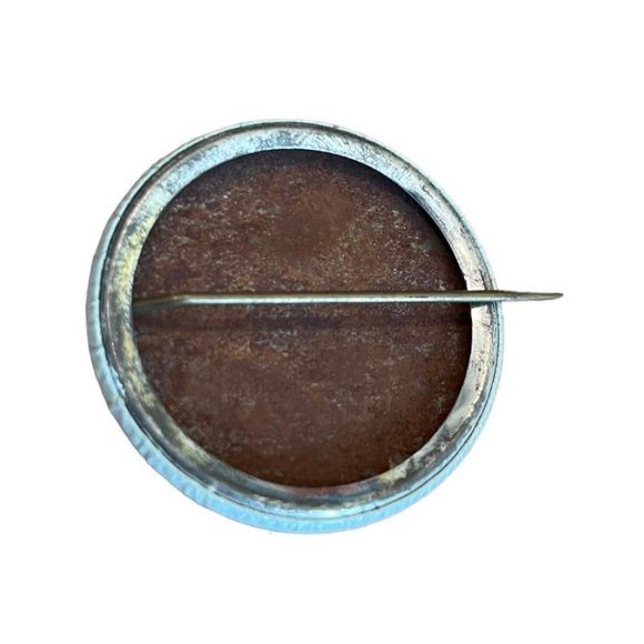 Vintage 1950s Souvenir Extended Pinback Ice Show Ice Skater Blue 1.75" Diameter - Picture 7 of 7